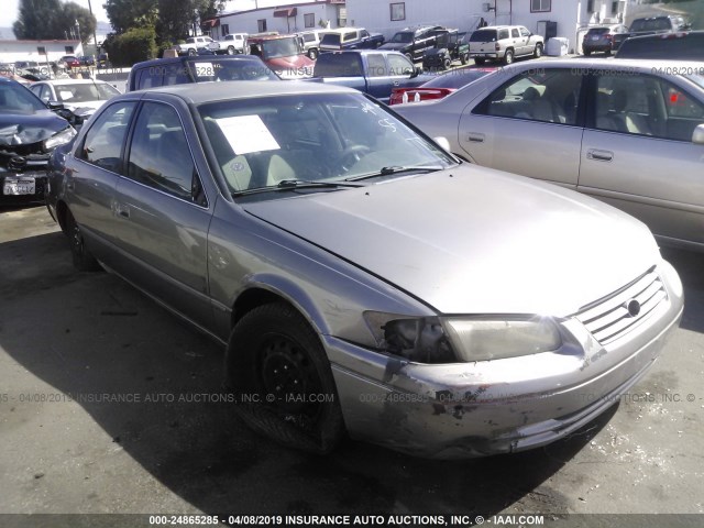 JT2BG22K7W0174583 - 1998 TOYOTA CAMRY CE/LE/XLE GOLD photo 1