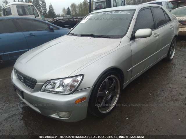 JTHBD192020038384 - 2002 LEXUS IS 300 SILVER photo 2