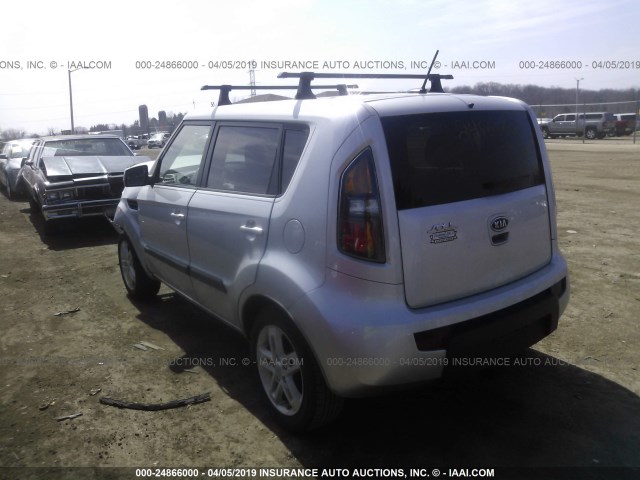 KNDJT2A21B7723101 - 2011 KIA SOUL +/!/SPORT SILVER photo 3