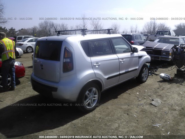 KNDJT2A21B7723101 - 2011 KIA SOUL +/!/SPORT SILVER photo 4