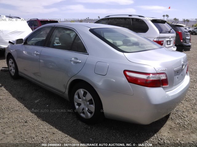 JTNBE46K673049637 - 2007 TOYOTA CAMRY NEW GENERAT CE/LE/XLE/SE SILVER photo 3