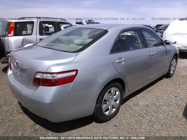 JTNBE46K673049637 - 2007 TOYOTA CAMRY NEW GENERAT CE/LE/XLE/SE SILVER photo 4