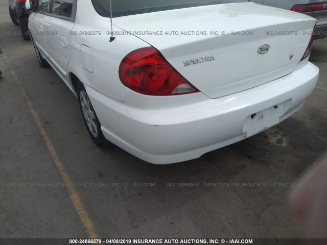 KNAFB121235225167 - 2003 KIA SPECTRA LS WHITE photo 6