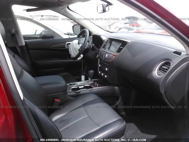 5N1DR2MM0JC625557 - 2018 NISSAN PATHFINDER S/SV/SL/PLATINUM RED photo 5