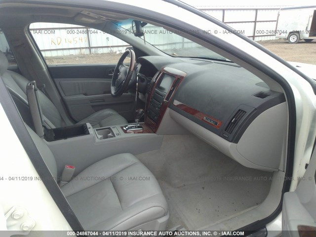1G6DW677170113393 - 2007 CADILLAC STS WHITE photo 5