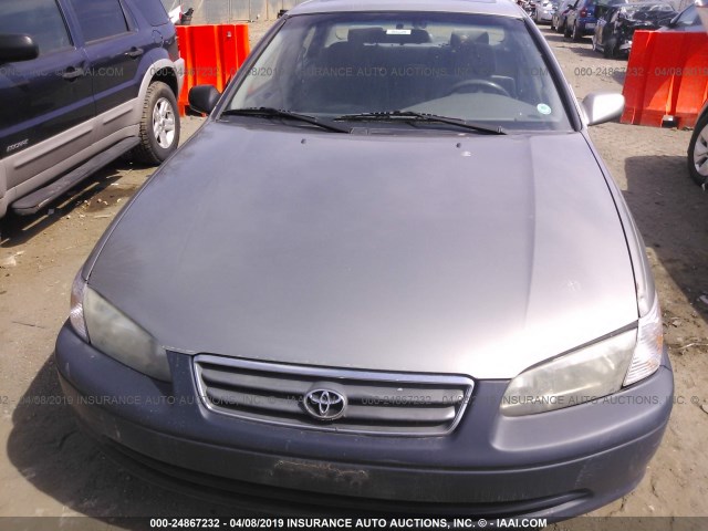 JT2BF22K910304570 - 2001 TOYOTA CAMRY CE/LE/XLE BROWN photo 6
