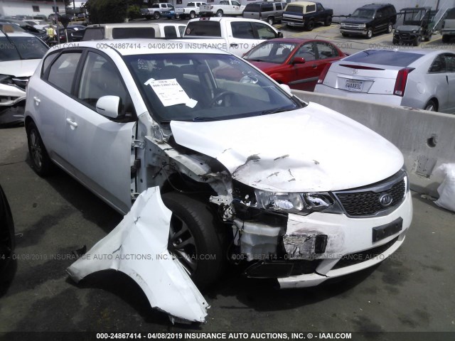 KNAFU5A27B5431403 - 2011 KIA FORTE EX WHITE photo 1