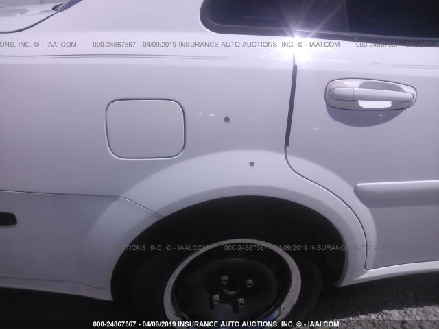 KL5JD56Z36K453267 - 2006 SUZUKI FORENZA WHITE photo 6