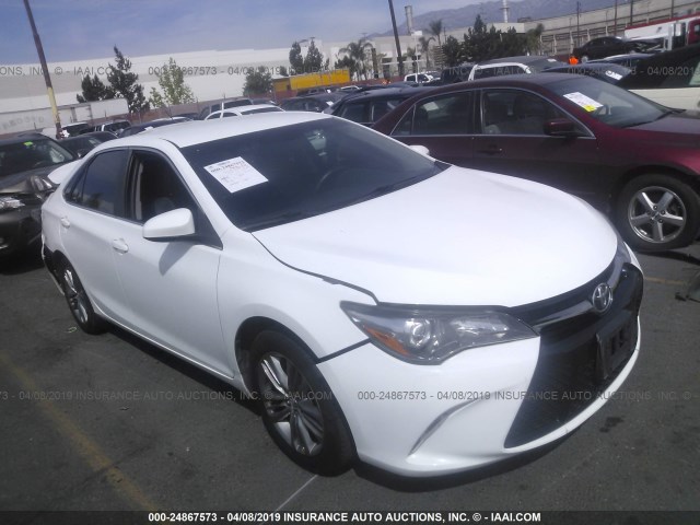 4T1BF1FK1FU101096 - 2015 TOYOTA CAMRY LE/XLE/SE/XSE WHITE photo 1