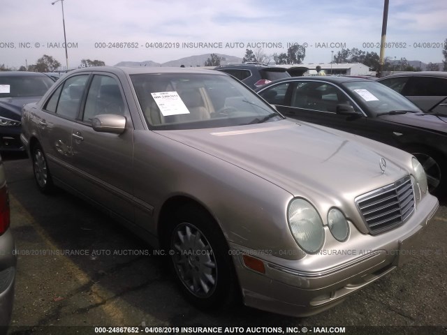 WDBJF65J7YB166361 - 2000 MERCEDES-BENZ E 320 Champagne photo 1