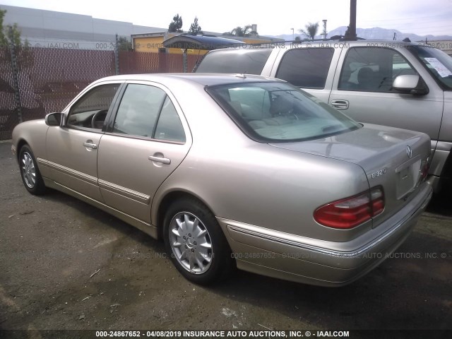 WDBJF65J7YB166361 - 2000 MERCEDES-BENZ E 320 Champagne photo 3