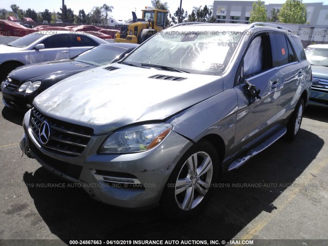 4JGDA5HBXCA001281 - 2012 MERCEDES-BENZ ML 350 4MATIC SILVER photo 2