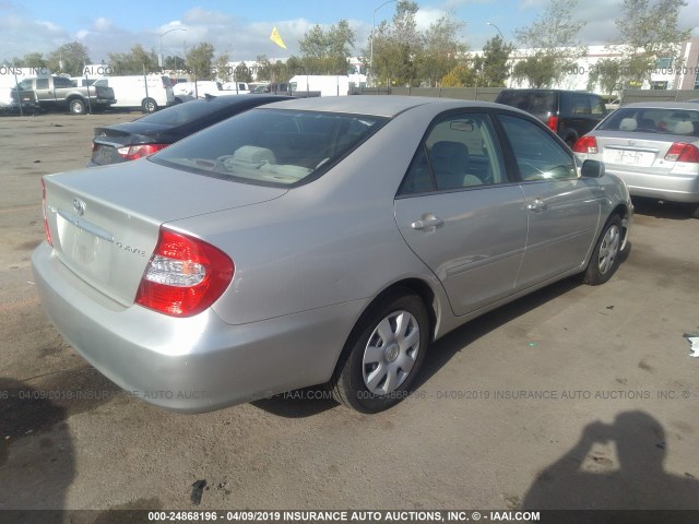 4T1BE32KX3U675907 - 2003 TOYOTA CAMRY LE/XLE/SE SILVER photo 4