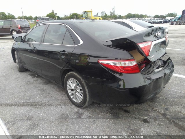 4T1BF1FK0HU344689 - 2017 TOYOTA CAMRY LE/XLE/SE/XSE შავი ფოტო 3