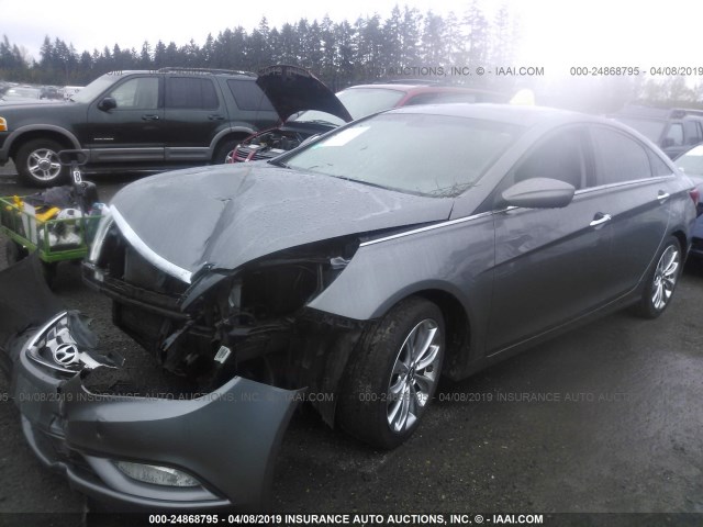 5NPEC4AB0DH569475 - 2013 HYUNDAI SONATA SE/LIMITED GRAY photo 2