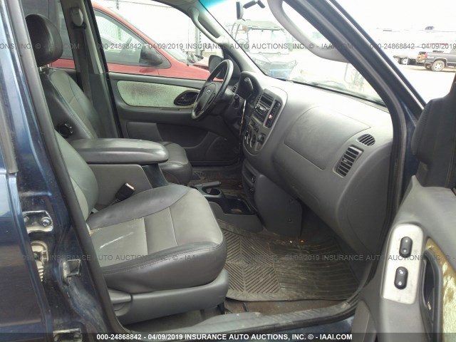1FMYU93193KA39836 - 2003 FORD ESCAPE XLT BLUE photo 5