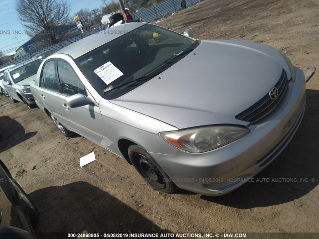 4T1BE32KX3U728587 - 2003 TOYOTA CAMRY LE/XLE/SE SILVER photo 1