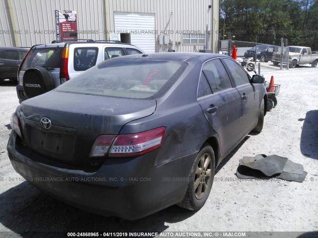 4T1BF3EK7BU168647 - 2011 TOYOTA CAMRY SE/LE/XLE GRAY photo 4