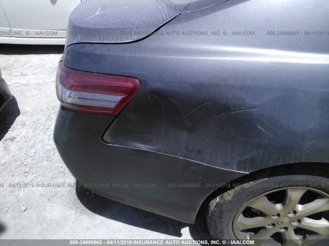 4T1BF3EK7BU168647 - 2011 TOYOTA CAMRY SE/LE/XLE GRAY photo 6