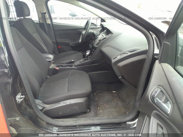 1FADP3K23FL270544 - 2015 FORD FOCUS SE BLACK photo 5