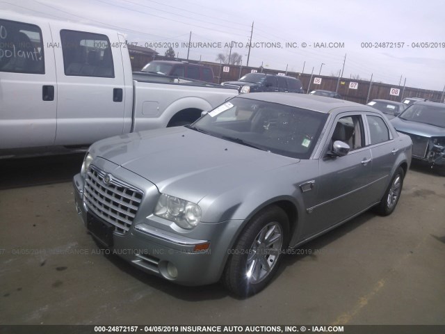 2C3JA63H65H121323 - 2005 CHRYSLER 300C SILVER photo 2