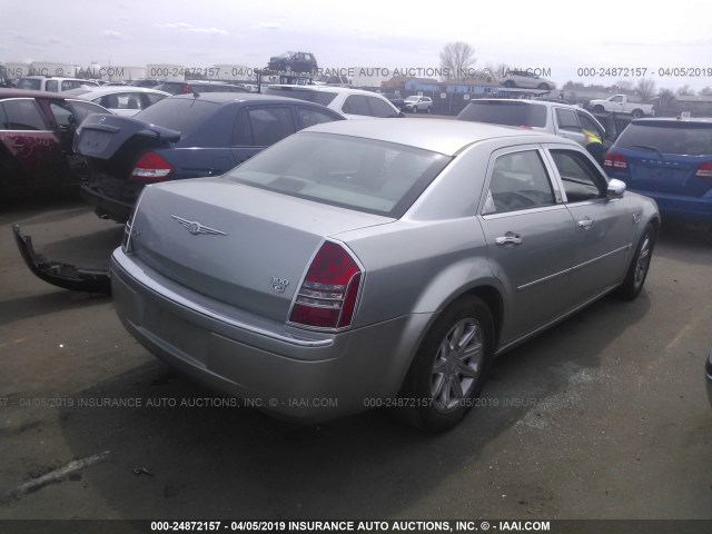 2C3JA63H65H121323 - 2005 CHRYSLER 300C SILVER photo 4