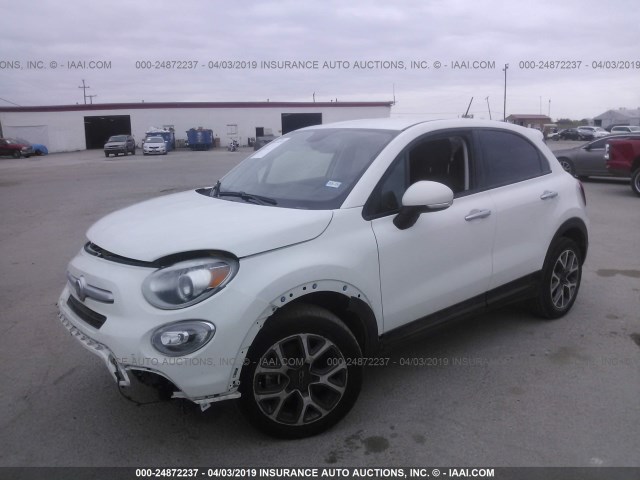 ZFBCFXCB2HP608495 - 2017 FIAT 500X TREKKING WHITE photo 2