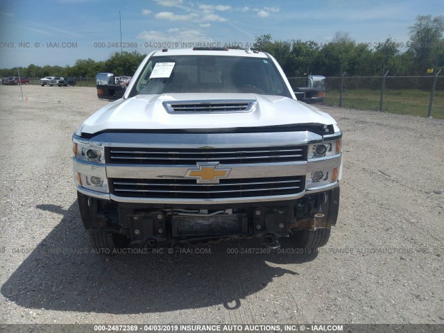 1GC4K1EY7HF123366 - 2017 CHEVROLET SILVERADO K3500 HIGH COUNTRY WHITE photo 6