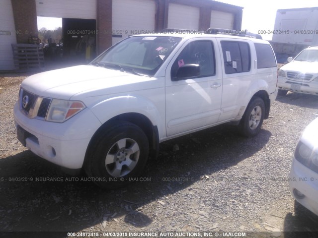 5N1AR18WX6C642866 - 2006 NISSAN PATHFINDER LE/SE/XE WHITE photo 2