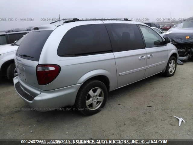 2D4GP44L06R868118 - 2006 DODGE GRAND CARAVAN SXT SILVER photo 4