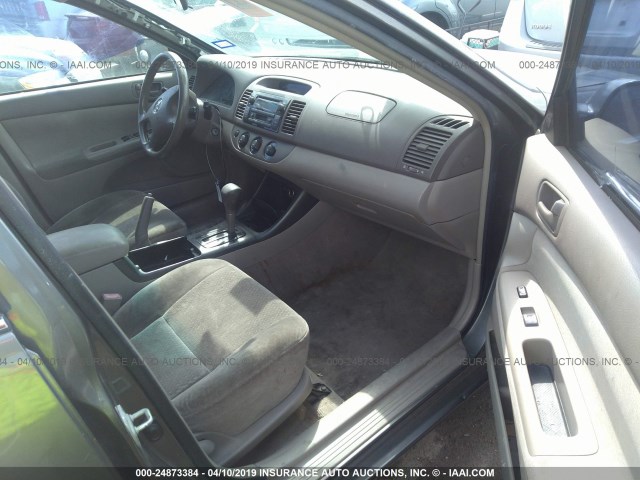JTDBE32K130182614 - 2003 TOYOTA CAMRY LE/XLE 灰色 照片 5