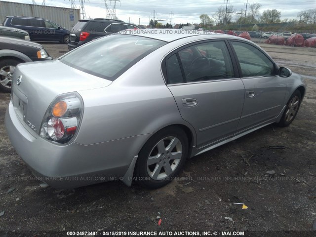 1N4AL11D42C256989 - 2002 NISSAN ALTIMA S/SL SILVER photo 4