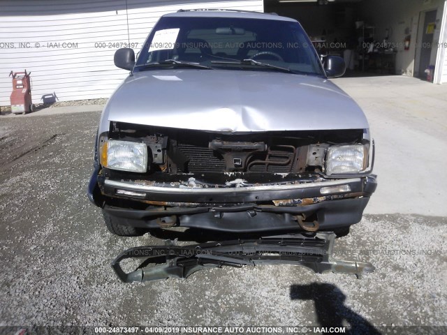 1GNDT13W5V2185535 - 1997 CHEVROLET BLAZER SILVER photo 6