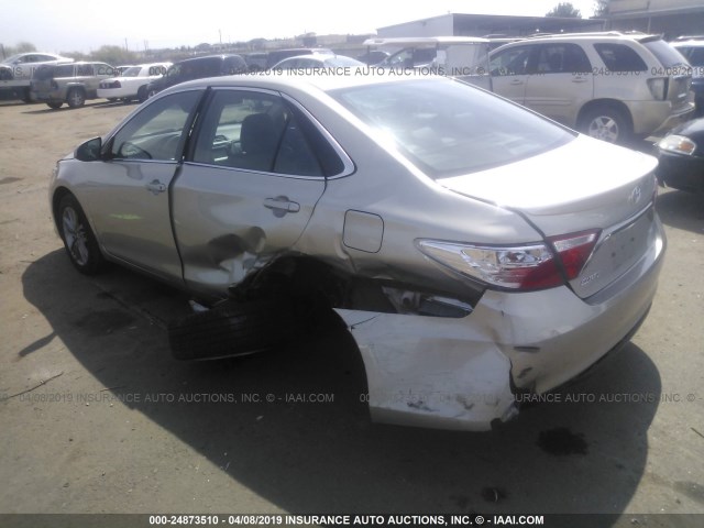 4T1BF1FK3GU203520 - 2016 TOYOTA CAMRY LE/XLE/SE/XSE 香槟色 照片 3