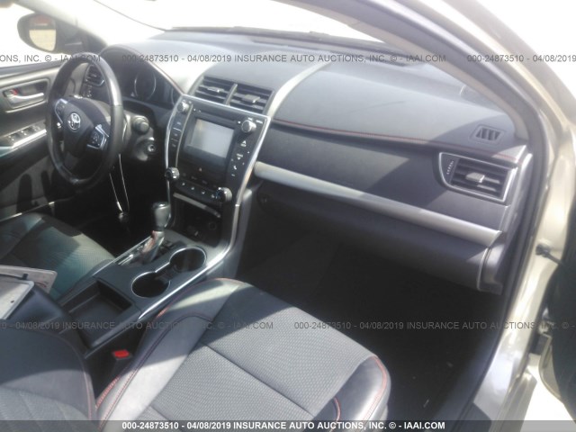 4T1BF1FK3GU203520 - 2016 TOYOTA CAMRY LE/XLE/SE/XSE 香槟色 照片 5