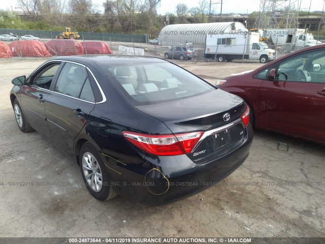 4T1BF1FK4HU764987 - 2017 TOYOTA CAMRY LE/XLE/SE/XSE BLACK photo 3