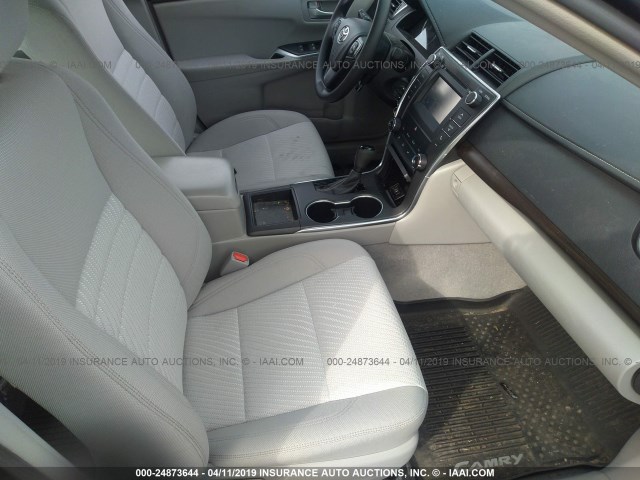 4T1BF1FK4HU764987 - 2017 TOYOTA CAMRY LE/XLE/SE/XSE BLACK photo 5