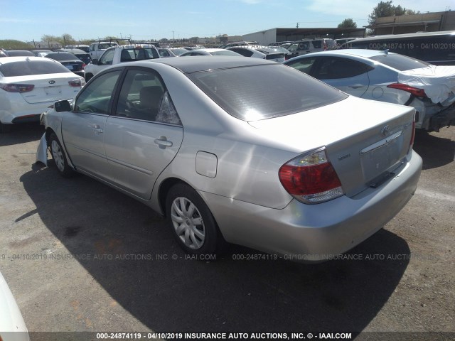 4T1BE32KX5U621476 - 2005 TOYOTA CAMRY LE/XLE/SE SILVER photo 3