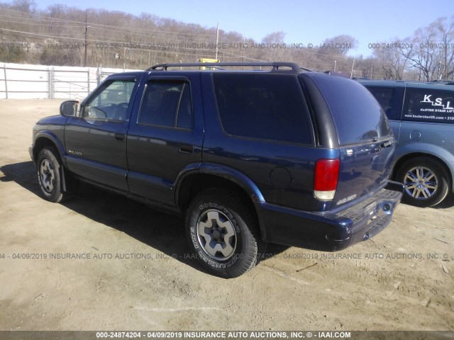 1GNDT13W42K184842 - 2002 CHEVROLET BLAZER BLUE photo 3