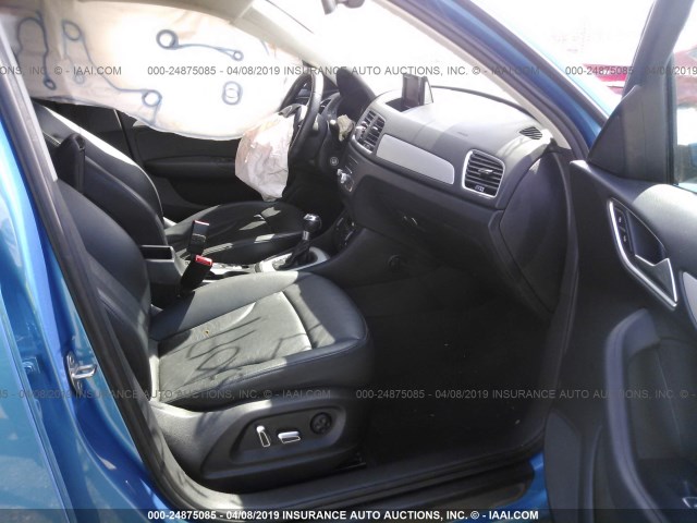 WA1BCCFS7HR014537 - 2017 AUDI Q3 PREMIUM BLUE photo 5