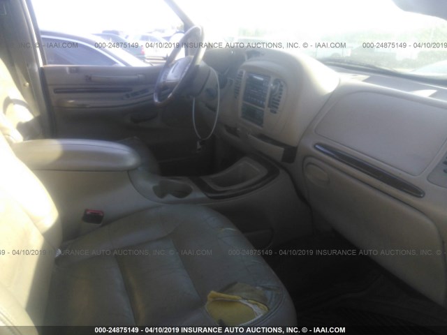 5LMRU27A0XLJ35096 - 1999 LINCOLN NAVIGATOR 金色 照片 5