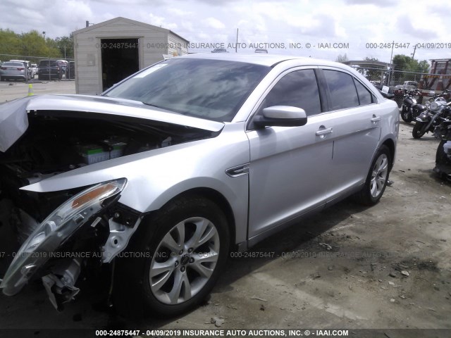 1FAHP2EWXAG142460 - 2010 FORD TAURUS SEL SILVER photo 2