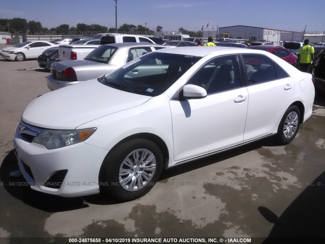 4T1BF1FK9EU319320 - 2014 TOYOTA CAMRY L/SE/LE/XLE 白色 照片 2