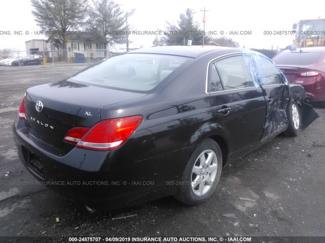 4T1BK36B27U169769 - 2007 TOYOTA AVALON XL/XLS/TOURING/LIMITED BLACK photo 4