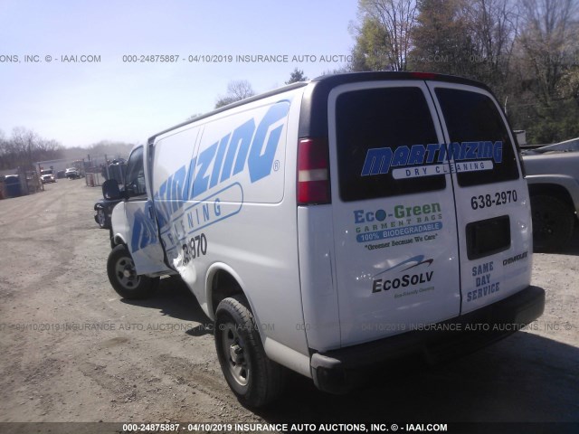 1GCFG15X251123009 - 2005 CHEVROLET EXPRESS G1500  WHITE photo 3