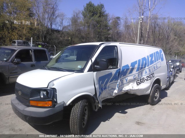 1GCFG15X251123009 - 2005 CHEVROLET EXPRESS G1500  WHITE photo 6