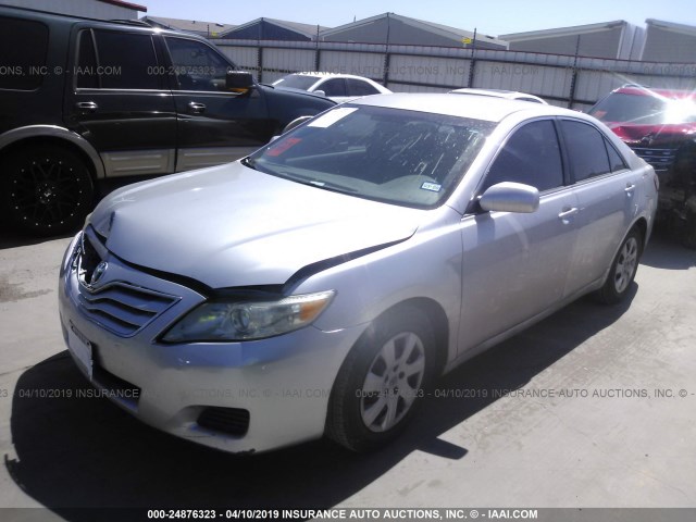 4T1BF3EK1BU191695 - 2011 TOYOTA CAMRY SE/LE/XLE SILVER photo 2