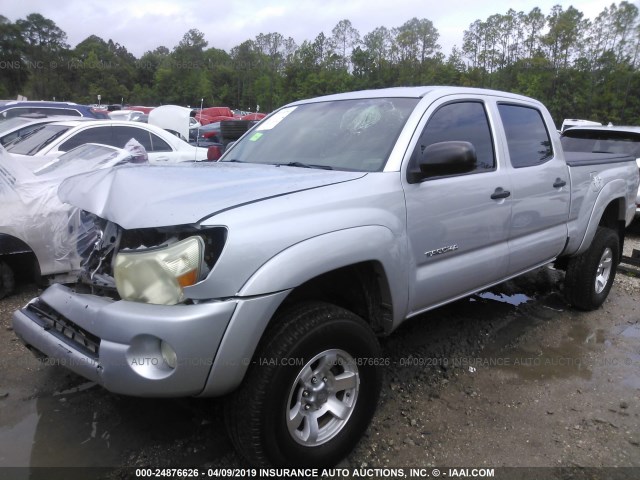 3TMKU72N38M014028 - 2008 TOYOTA TACOMA DBL CAB PRERUNNER LNG BED SILVER photo 2