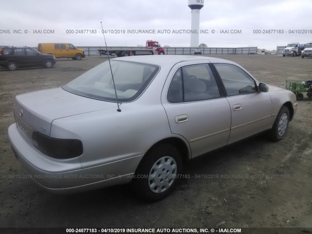 4T1BG12KXTU772684 - 1996 TOYOTA CAMRY DX/LE/XLE GOLD photo 4