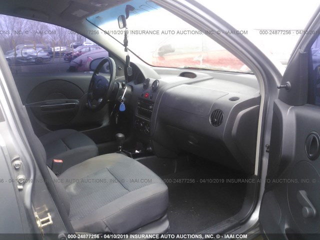 KL1TD56646B602947 - 2006 CHEVROLET AVEO LS GRAY photo 5